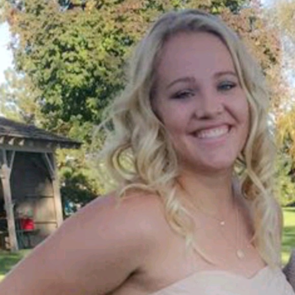 Meet your Posher, Randi - Picture 1 of 1